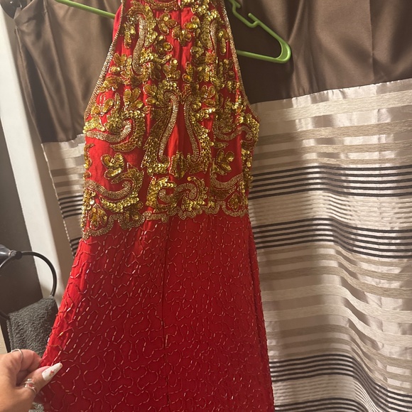 Beaded gown - Picture 2 of 3